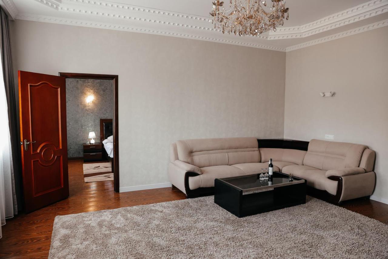 Grand Hotel Бишкек Экстерьер фото