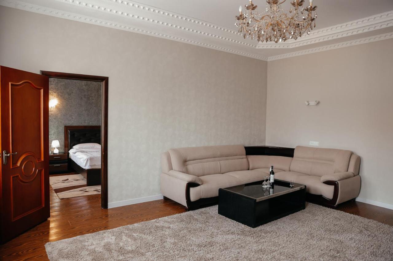 Grand Hotel Бишкек Экстерьер фото
