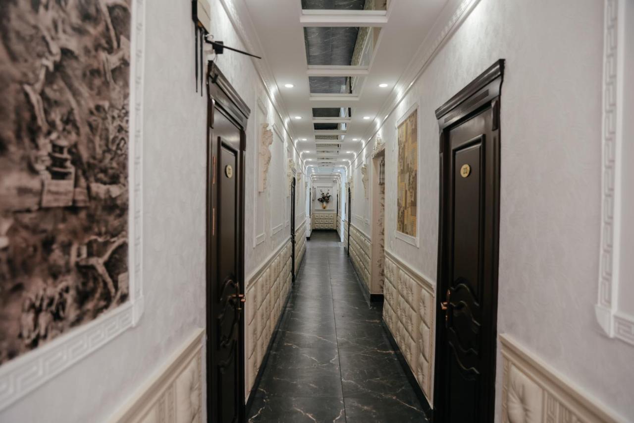 Grand Hotel Бишкек Экстерьер фото