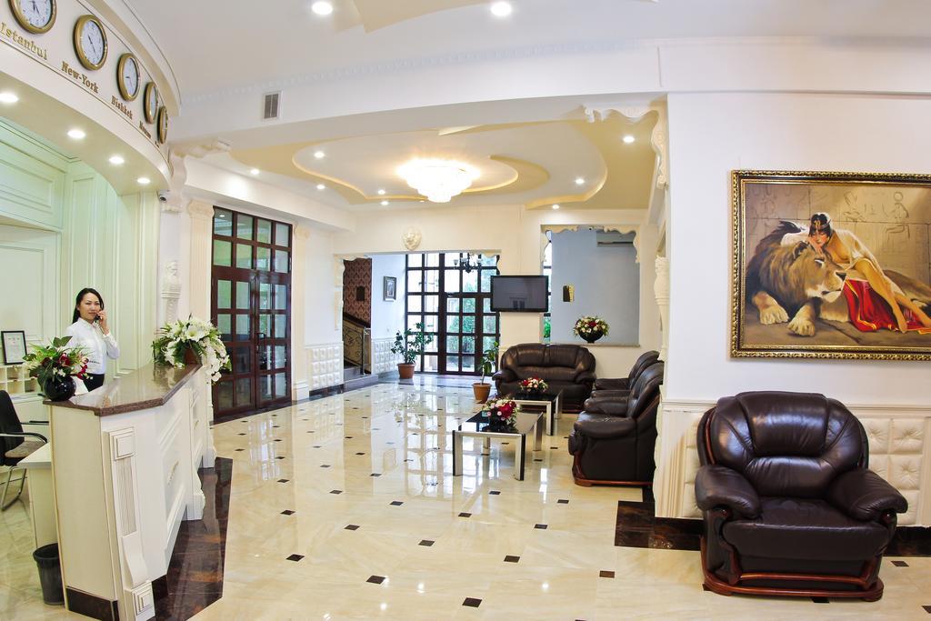 Grand Hotel Бишкек Экстерьер фото